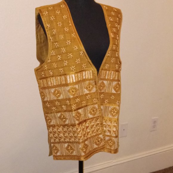 Embroidered and Beaded vest. - Picture 7 of 11